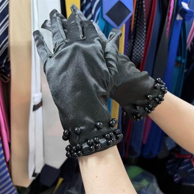 Găng tay nữ đen ngắn phi bóng đính hạt trai đen Giangpkc