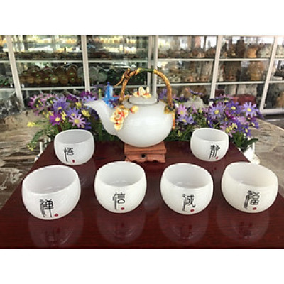 Bộ ấm trà chạm hoa và con chuồn chuồn với quai xách đá bạch ngọc