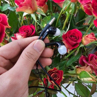 Tai Nghe A70 Zin chính hãng_phù hợp cho dòng máy jack 3.5 âm bao hay có mic thoại cực trong