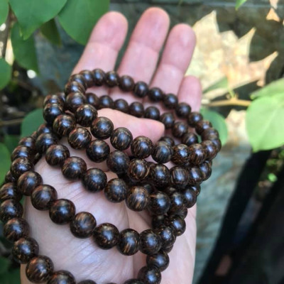 Vòng TAY NỮ GỖ TRẦM HƯƠNG  SIZE VÒNG NỮ 8MM đẹp  CHẤT LIỆU GỖ TRẦM CÓ MÙI THƠM NHẸ NHẸ Ạ