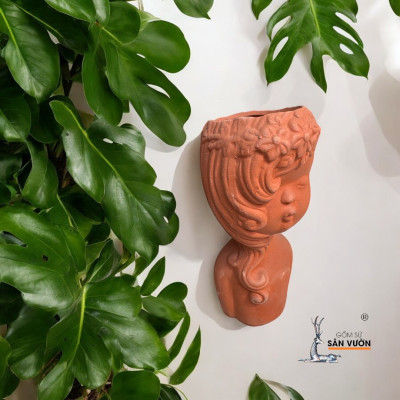Chậu Gốm Đất Nung Hình Cô Gái Dễ Thương 9x10x21cm - Chậu Decor