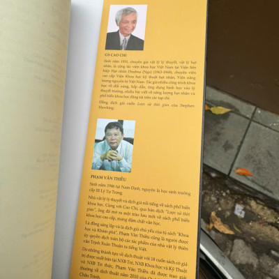 Khoa Học Khám Phá: LƯỢC SỬ THỜI GIAN - Stephen Hawking - Phạm Văn Thiều, Cao Chi dịch - NXB Trẻ