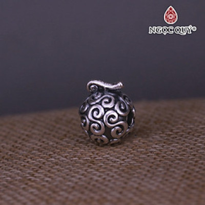 Charm bạc trái thần nika cao su gomu gomu xỏ ngang - Ngọc Quý Gemstones