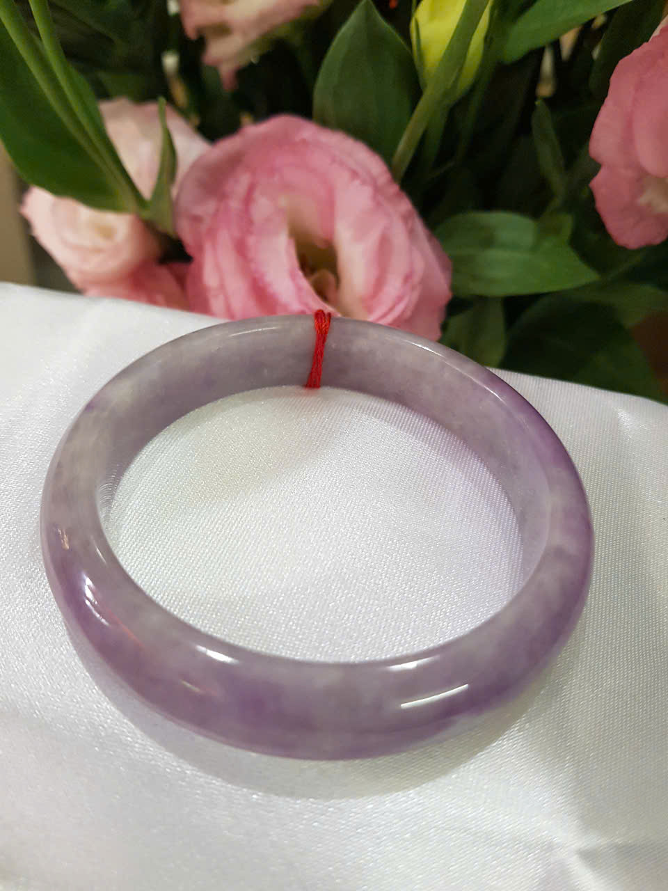 Vòng Cẩm Thạch mới Bản Hẹ Tím Nhẹ Ni 54mm Cao 12mm Dầy 7mm Màu tím nhẹ đều bóng đẹp Nữ mạng hỏa mạng thổ 50kg đến 55kg đeo ạ