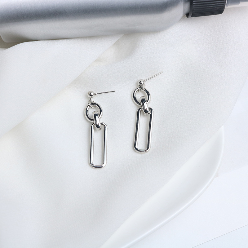 Đôi bông tai mắt xích chữ nhật dáng ngắn độc lạ