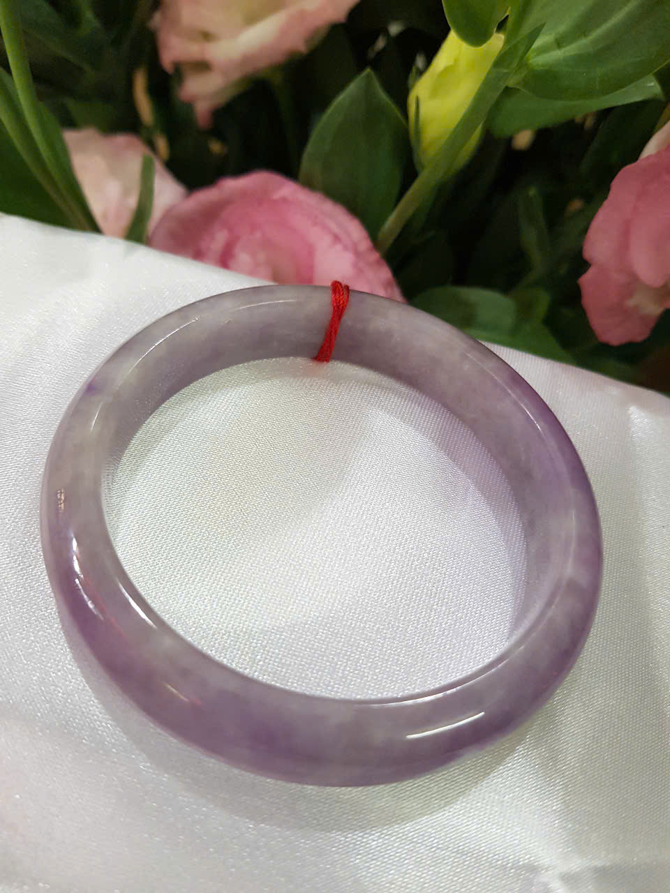 Vòng Cẩm Thạch mới Bản Hẹ Tím Nhẹ Ni 54mm Cao 12mm Dầy 7mm Màu tím nhẹ đều bóng đẹp Nữ mạng hỏa mạng thổ 50kg đến 55kg đeo ạ