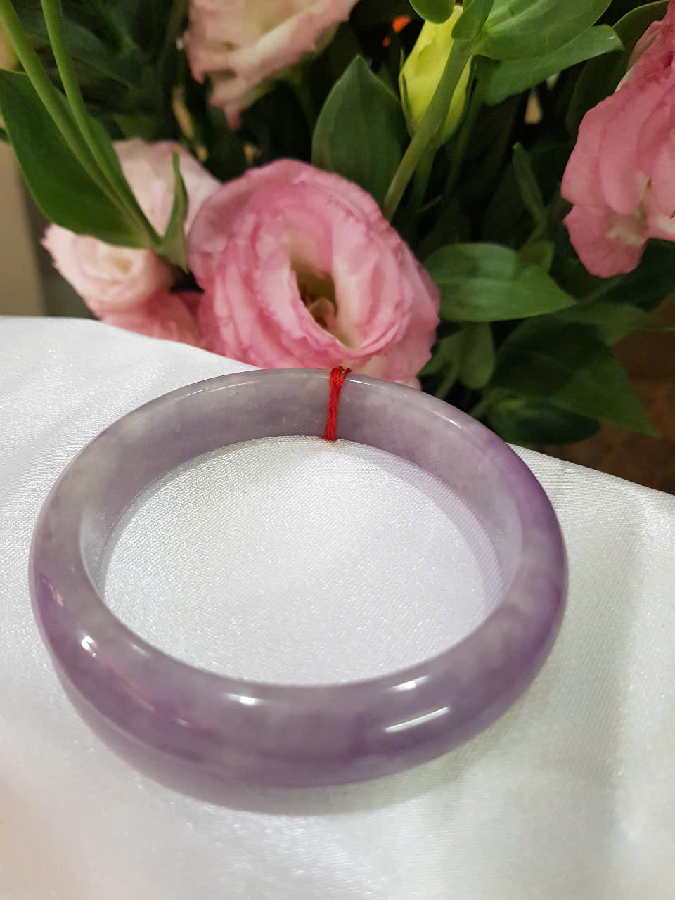 Vòng Cẩm Thạch mới Bản Hẹ Tím Nhẹ Ni 54mm Cao 12mm Dầy 7mm Màu tím nhẹ đều bóng đẹp Nữ mạng hỏa mạng thổ 50kg đến 55kg đeo ạ