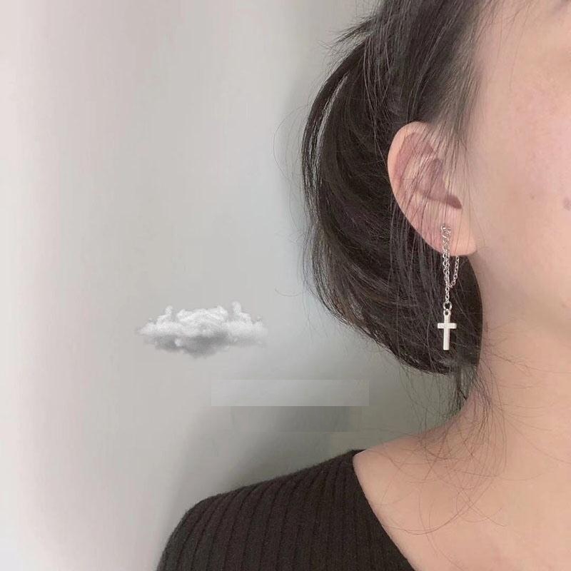 Hoa tai xích chữ N thả thánh giá sang trọng
