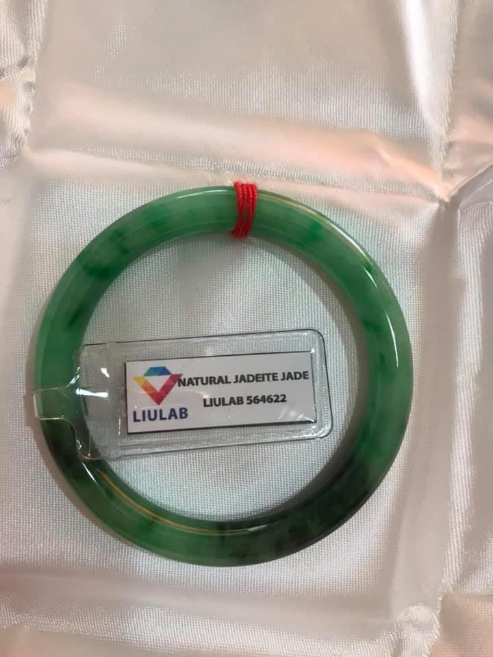 VÒNG CẨM THẠCH TỰ NHIÊN LÝ SƠN THỦY ĐẸP A SAO 48MM x DẦY 7MM ĐÃ KIỂM ĐỊNH KÈM GIẤY CHỨNG NHẬN LIULAB No 564622 MÀU XANH NGỌC ĐIỂM XANH ĐẬM 1 BÊN BÓNG ĐẸP NỮ 40KG-49KG ĐEO