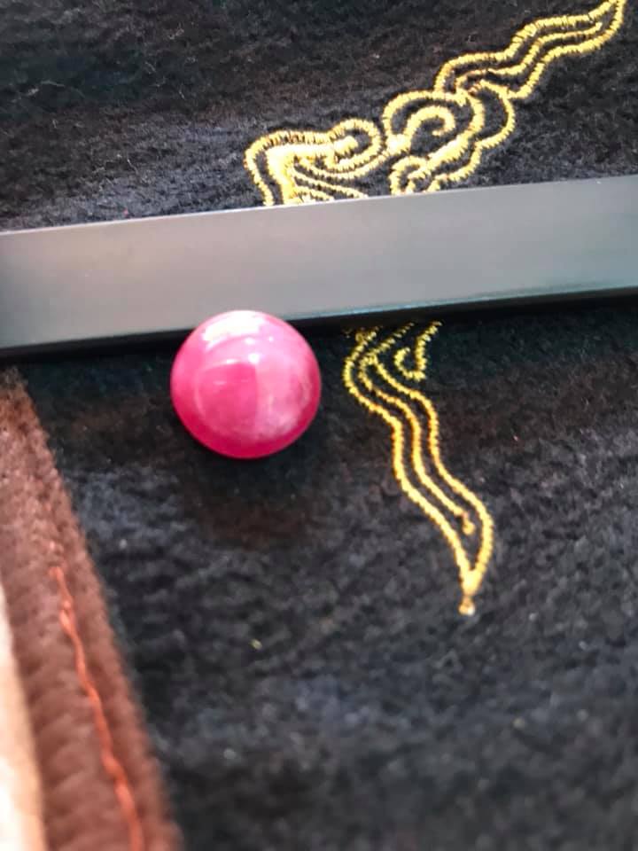 MẶT NHẪN ĐÁ RUBBY HỒNG VIÊN TRÒN TO ĐẸP LÀM NHẪN HAY MẶT DÂY CHUYỀN Size ĐK 13MM X DẦY 5MM MÀU HỒNG VIÊN ĐÁ TRÒN MẠNG HỎA THỔ Ạ