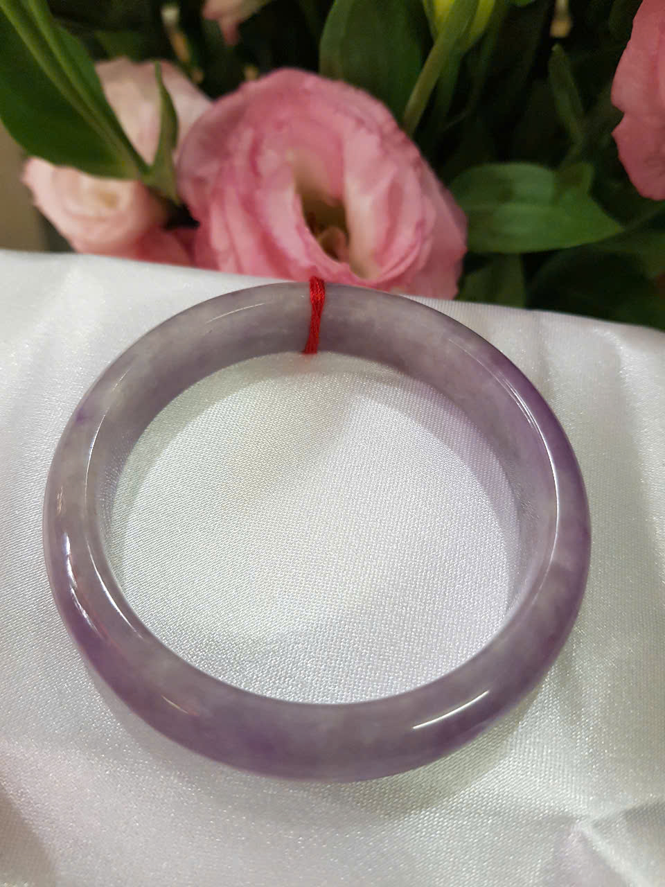 Vòng Cẩm Thạch mới Bản Hẹ Tím Nhẹ Ni 54mm Cao 12mm Dầy 7mm Màu tím nhẹ đều bóng đẹp Nữ mạng hỏa mạng thổ 50kg đến 55kg đeo ạ