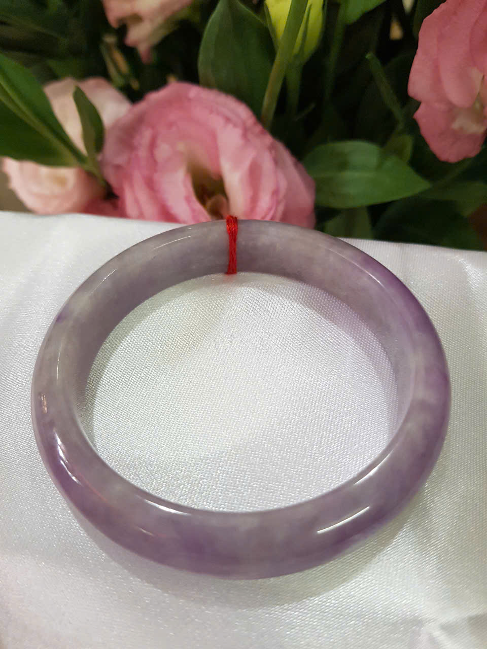 Vòng Cẩm Thạch mới Bản Hẹ Tím Nhẹ Ni 54mm Cao 12mm Dầy 7mm Màu tím nhẹ đều bóng đẹp Nữ mạng hỏa mạng thổ 50kg đến 55kg đeo ạ