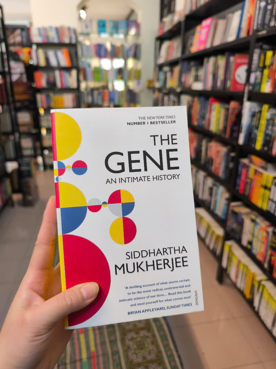 Sách - The Gene by Siddhartha Mukherjee - Sách tiếng anh, Bìa mềm