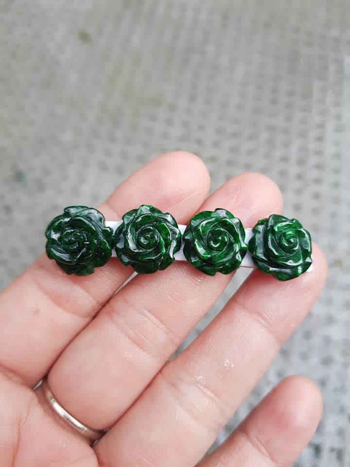 Bộ Lắc tay Hình Bông Hồng Nổi Đẹp 4 Viên Chất Liệu 100% Đá Cẩm Thạch Tự Nhiên 14,5mm Màu Xanh Đậm Đẹp Rất Sang Nữ về Lên Lắc Tay đeo đẹp ạ
