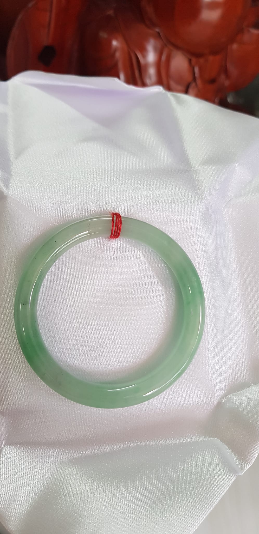 Vòng Tay Nữ đá ngọc cẩm thạch tự nhiên A TR Lý SAO 52mm Size Vòng 52mm x 7,8mm màu Trắng xanh lý 2 bên bóng đẹp Nữ 51kg - 56kg đeo đẹp ạ Món Quà Ý nghĩa Anh Chị tặng Mẹ, Vợ, người thân yêu ạ