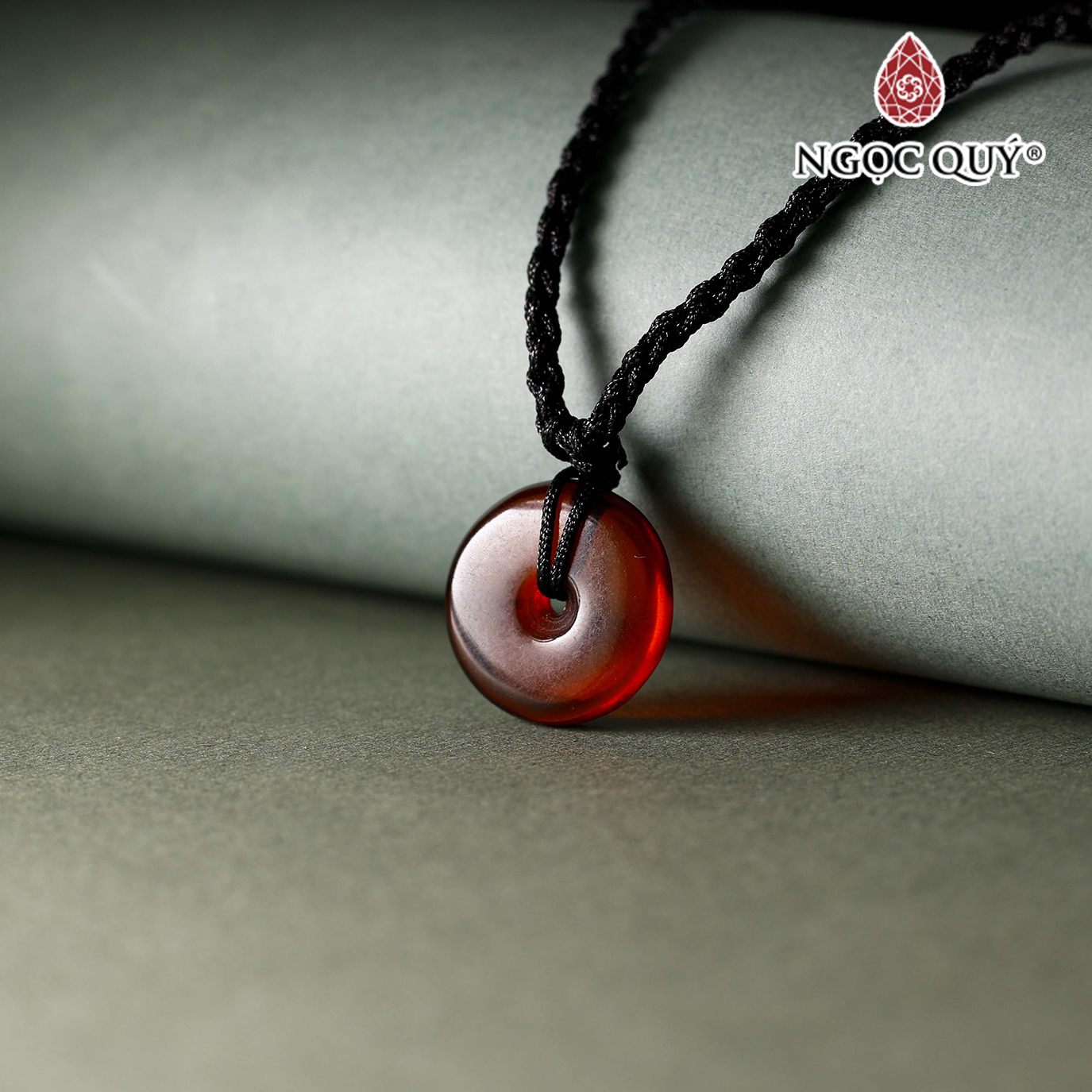Dây chuyền đồng điếu hồ phách huyết 17mm - Ngọc Quý Gemstones