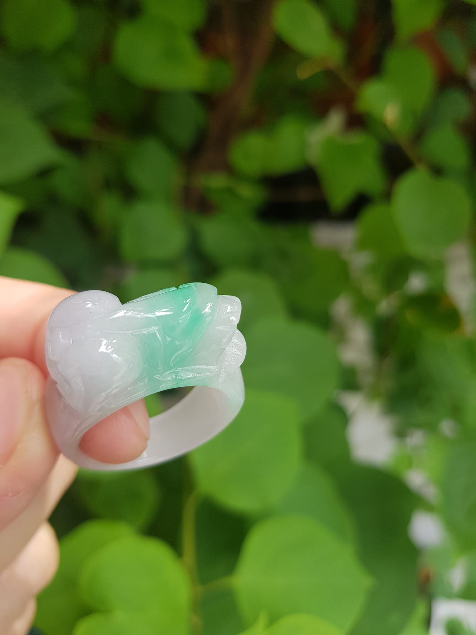 Nhẫn Tỳ Hưu Mới Nam Ni 20mm Đá Cẩm Thạch Tự Nhiên Trắng Xanh Ngọc Bóng Đẹp Size Nhẫn đk 20mm x bản 12mm ạ
