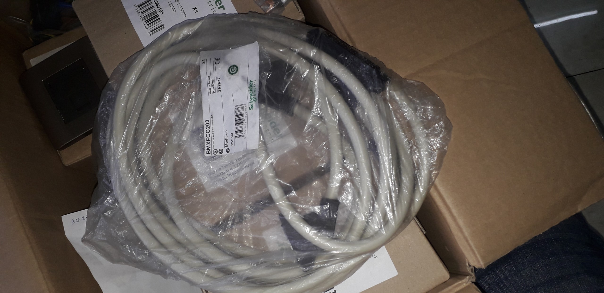 |Hàng chính hãng| Cáp kết nối BMXFCC203 Schneider dòng X80 với Telefast Advantys ABE7 2m
