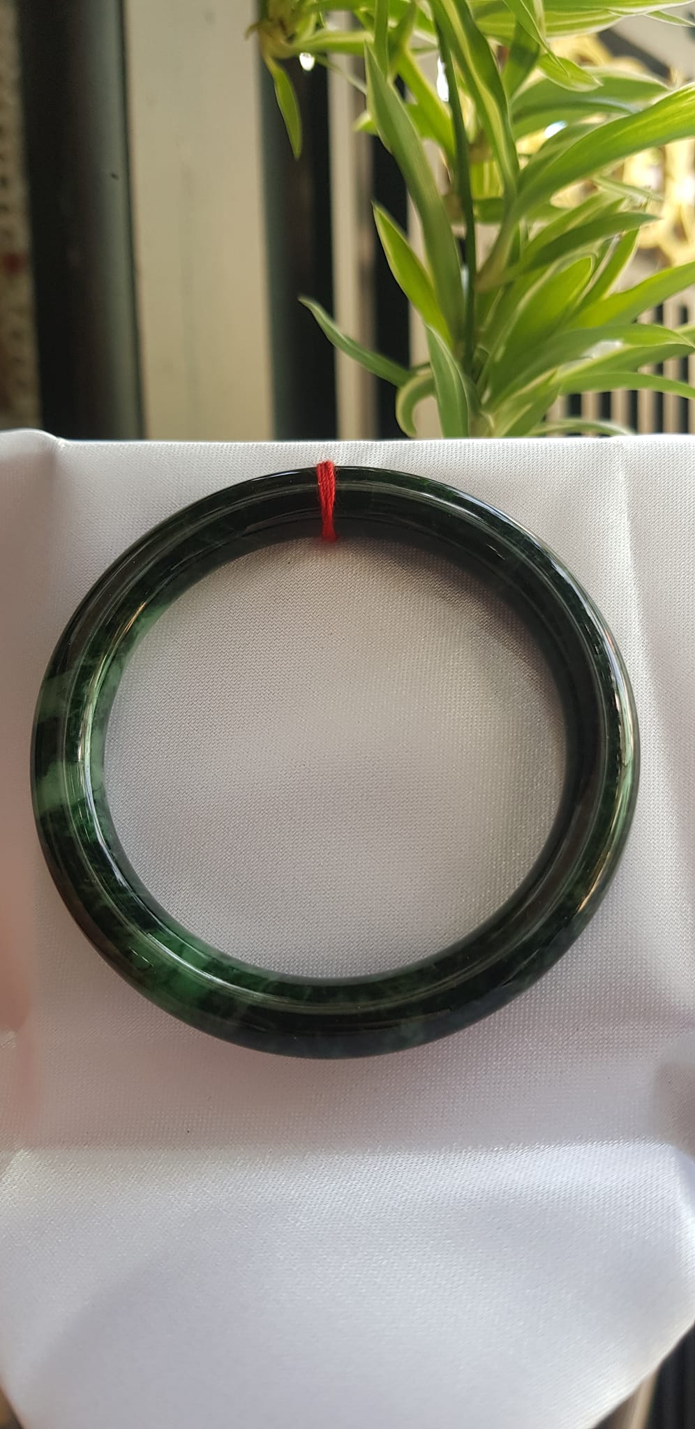 Vòng Cẩm Thạch tự nhiên mới A Sịn Sơn Thủy Sao 55mm x chột 8,2mm Màu đen xanh sơn thủy đậm Vân lý đẹp sang sịn quá đẹp Nữ 54kg - 65kg đeo chuẩn hợp mệnh Thủy mệnh Mộc đeo đẹp ạ