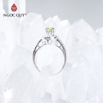 Nhẫn bạc nữ đá Peridot mệnh hỏa, mộc - Ngọc Quý Gemstones