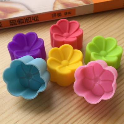 Bộ 10 khuôn silicon 3 lớp làm bánh, rau câu, bánh bông lan, bánh da lợn hình hoa mai 5 cánh tròn – Mã số 1100