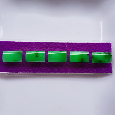 1 bộ lắc tay hình chữ nhật bóng đẹp Dài 13mm x Ngang 7mm x Cao 2mm Đá Ngọc Cẩm Thạch tự nhiên Xanh Ngọc tươi bóng đẹp Nữ bọc vàng đeo đẹp sang quà tặng ý nghĩa gửii đến Mẹ và người thân ạ