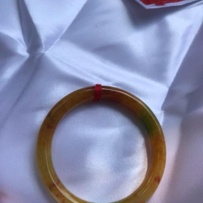 CHIẾC VÒNG TQUÝ 52 GỒM 4 MÀU TỨ QUÝ TÔNG CAM BÔNG ĐỎ 2 VÂN XANH LÁ TƯƠI ĐẸP NỮ 47kg đến 56kg