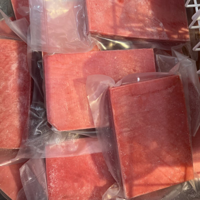 Cá ngừ Saku - (Thanh: 600 - 1kg) - 1kg