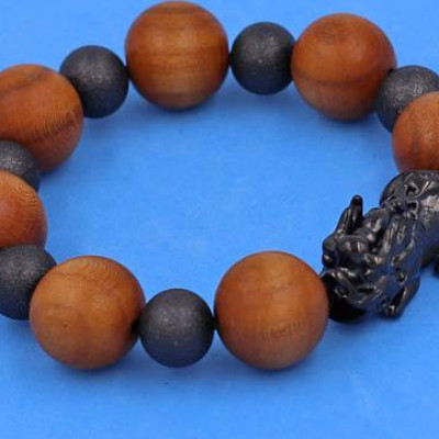 Chuỗi tay Gỗ Hoàng Đàn 18 ly phối 6 bi charm Tỳ Hưu inox - Vòng size XXXL