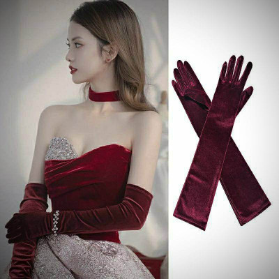 Găng tay chất liệu nhung màu đỏ cho Cô dâu và Dạ hội, đi tiệc, sự kiện, đạo cụ chụp ảnh MS: 44748