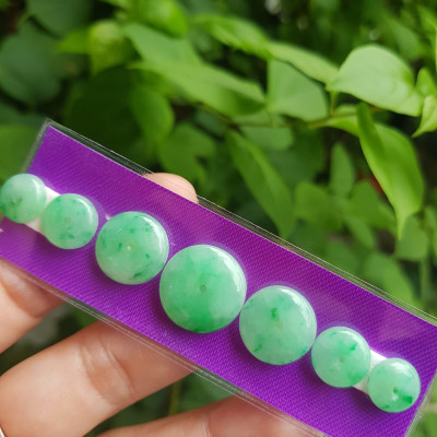 Bộ Trang Sức Lắc Tay Gồm Dãy 7 Đồng Tiền Xanh lớn nhỏ đều quá đẹp  Chất liệu đá cẩm thạch tự nhiên mệnh mộc hỏa thủy  Nữ bọc vàng làm lắc tay đeo rất đẹp tuyệt vời ạ