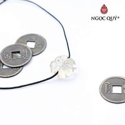 Mặt dây chuyền cỏ 4 lá thạch anh tóc vàng 15x15x7.5mm mệnh thủy, kim - Ngọc Quý Gemstones