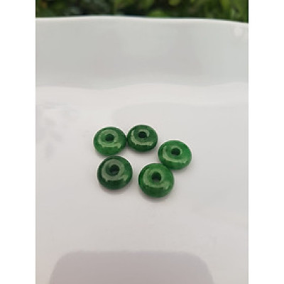 Bộ 5 đồng tiền đá cẩm thạch tự nhiên xanh ngọc đậm đều đẹp  Nữ Phối vòng tay,mặt dây chuyền vàng đeo cực kỳ xinh xắn ạ  Size hạt 9mm x dầy 3,8mm x lỗ ở giữa đk 2mm mệnh Thủy Mộc Hỏa ạ