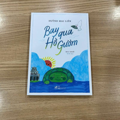 Sách - Bay qua Hồ Gươm (Nhã Nam HCM)