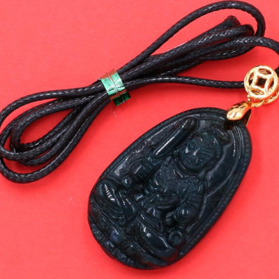 Vòng cổ Bất động minh vương cẩm thạch xanh đậm 3.6 cm