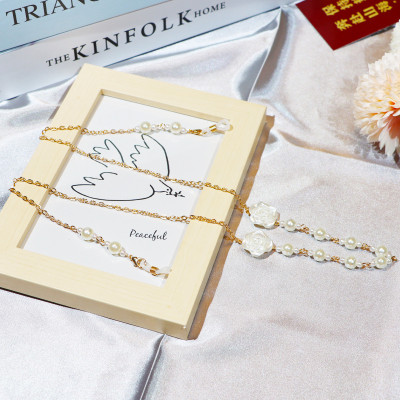Dây đeo gọng kính thời trang charm hoa hồng ngọc trai phong cách idol Hàn Quốc