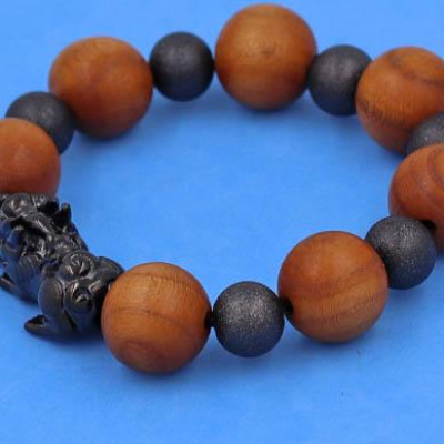 Chuỗi tay Gỗ Hoàng Đàn 18 ly phối 6 bi charm Tỳ Hưu inox - Vòng size XXXL