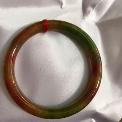  VÒNG TAY TỨ QUÝ NI 57 CHẤT LIỆU ĐÁ MÃ NÃO TỨ QUÝ ĐỦ MÀU ĐẸP NỮ TÁT CẢ CÁC MỆNH TỪ 55 KG ĐẾN 68 KG ĐEO