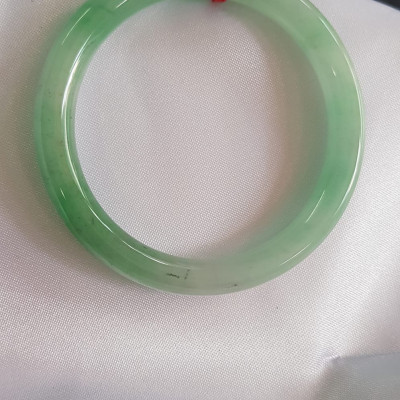 Vòng Mới đá ngọc cẩm thạch tự nhiên TR Lý A SAO 50 Size vòng 50mm x 7,2mm Màu Xanh ngọc lý trắng bóng nhẹ nhàng đẹp bóng xinh đẹp nữ 50kg - 55kg đeo đẹp ạ Món Quà Ý nghĩa Anh Chị tặng Mẹ, Vợ, người thân yêu ạ