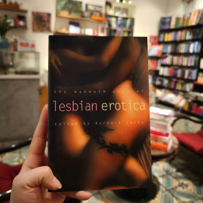 Sách - The Mammoth Book of Lesbian Erotica: New Edition (Mammoth Books) by Barbara Cardy