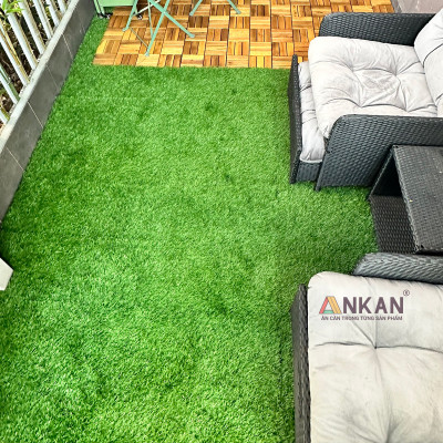 Vỉ Cỏ Nhân Tạo Thương Hiệu ANKAN, Kết Hợp Với Vỉ Gỗ Lót Sàn Để Lót Ban Công, Sân Vườn, Phòng Tập Gym, Khu Resort, Cỏ Nhân Tạo Loại Tốt, An Toàn Cho Trẻ Nhỏ, Hàng Xuất Khẩu (1 Vỉ)