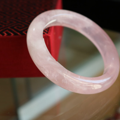 Vòng tay Thạch anh hồng liền khối