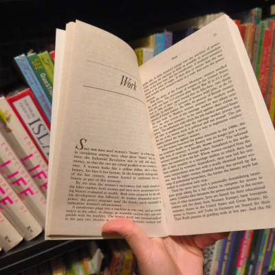 Sách - The Beauty Myth by Naomi Wolf - Sách tiếng anh, bìa mềm