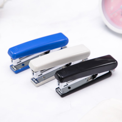 Dập Ghim #10 Deli 15 Trang, Đen, Xanh, Xám - 1 Cái E0221