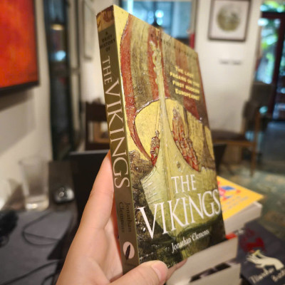 Sách - A Brief History of the Vikings: The Last Pagans or the First Modern Europeans? by Jonathan Clements