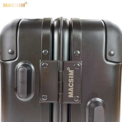 Vali du lịch cao cấp hợp kim nhôm nguyên khối MS1318 Macsim màu đen cỡ 24inches