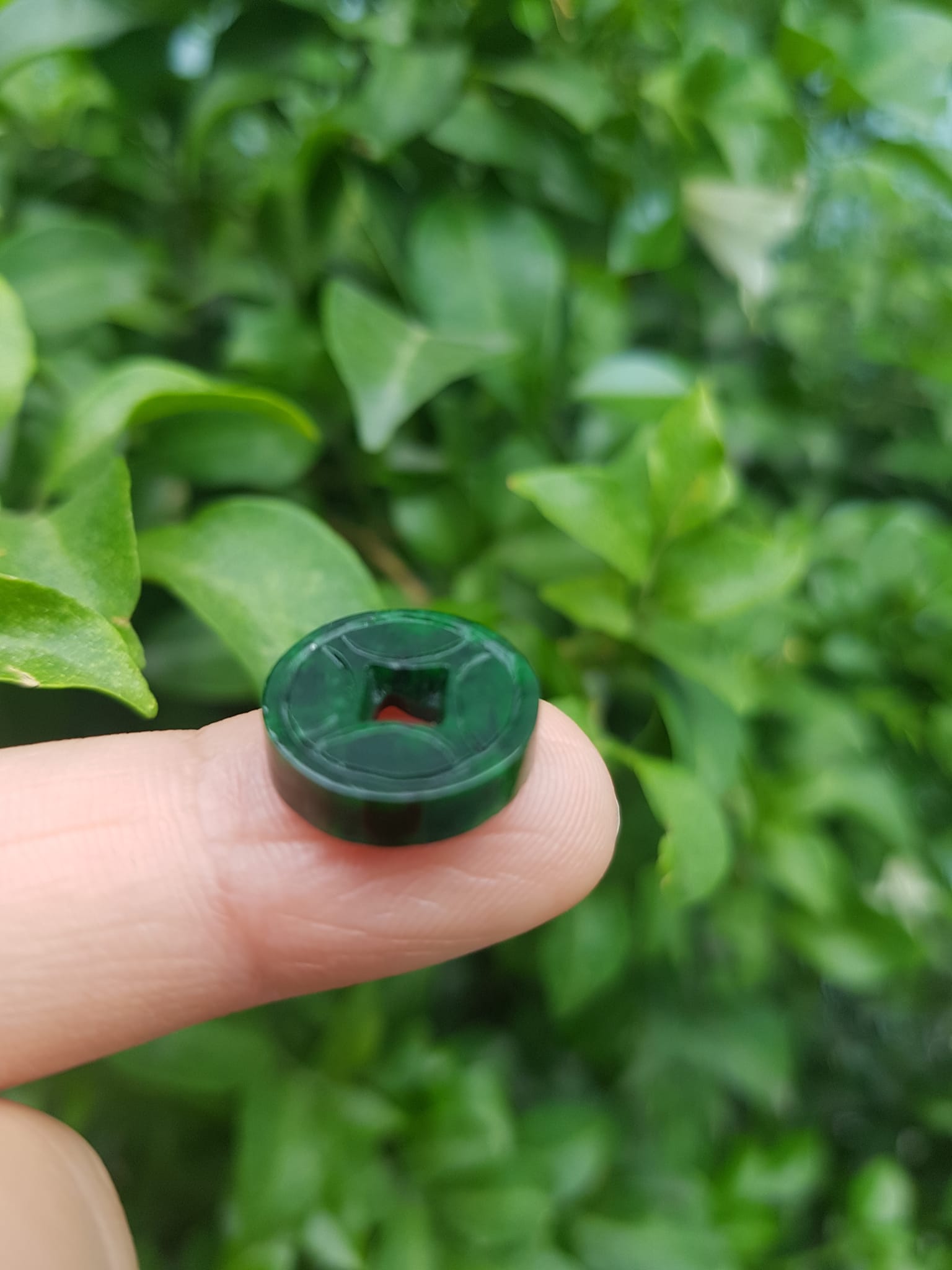 Mặt Dây Chuyền Mặt Nhẫn Đồng Tiền Mới màu Xanh Đậm Đẹp Đá Cẩm thạch xanh tự nhiên Size nhỏ vừa đk 13,5mm x dầy 3mm Nữ bọc vàng lên đeo đẹp lắm rất ý nghĩa đồng tiền may mắn tài lộc ạ