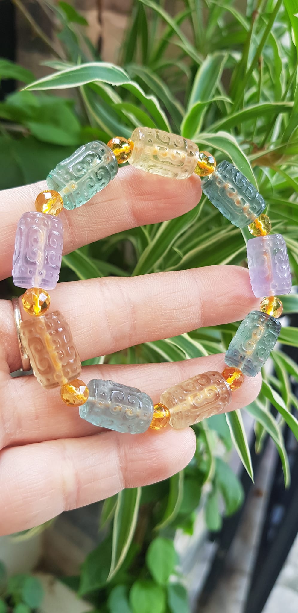 Vòng Tay nữ charm cao cấp Đá Fluorit tự nhiên đa sắc màu kiểu hạt 10mm phối tròn đẹp sang các Chị đeo xinh tay may mắn tài lộc cả năm ạ