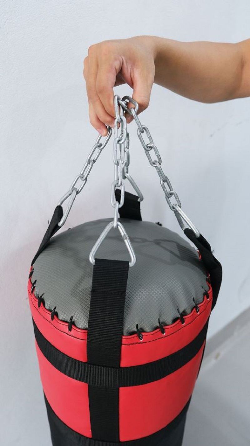 Bao đấm thể thao nhồi vải vụn kèm xích treo, kích thước 100cm - 120cm đường kính 30cm phù hợp sử dụng để tập võ thuật hay tập thể lực tại nhà