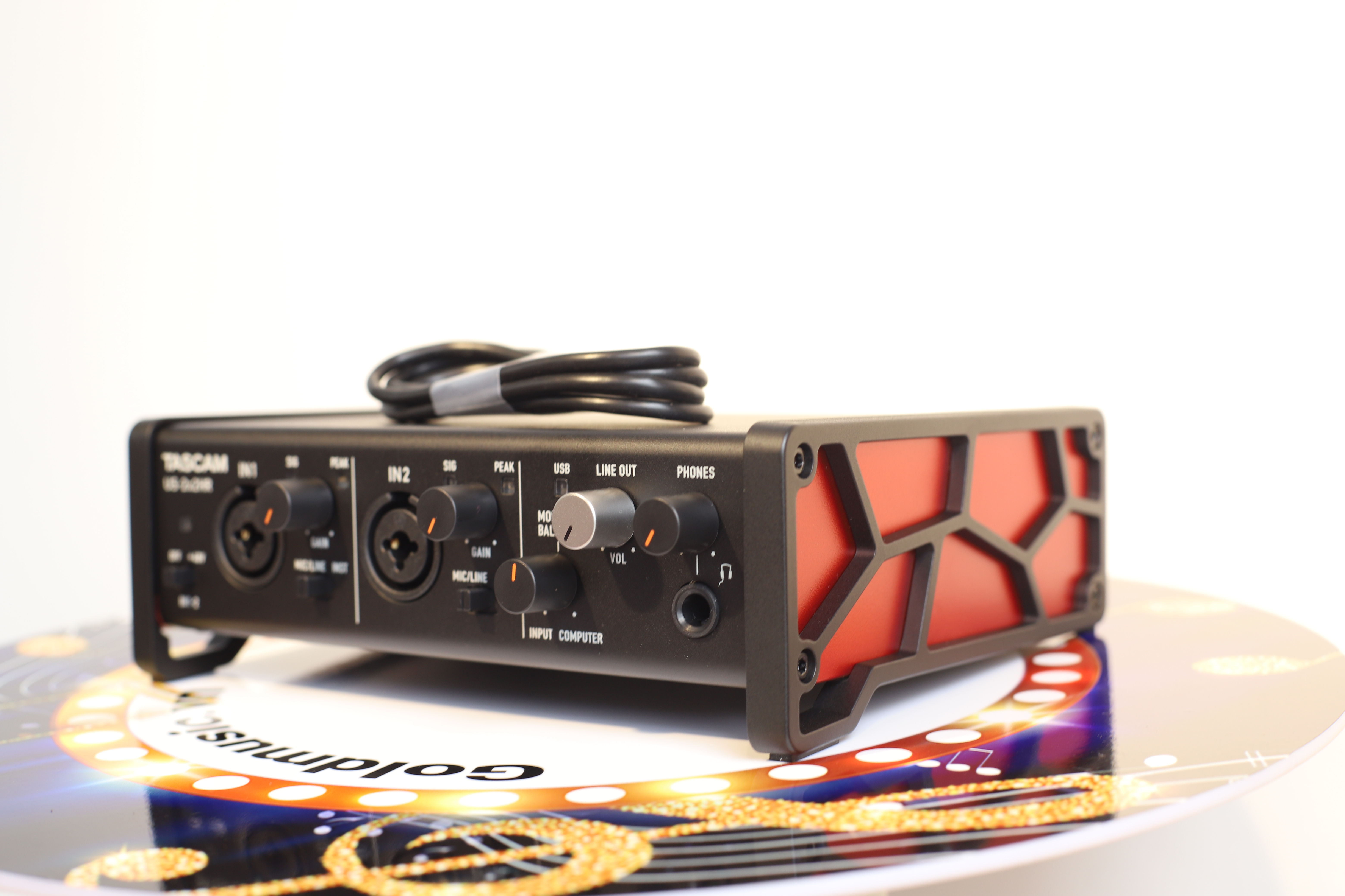 Soundcard Tascam US 2x2 HR - card âm thanh chất lượng cao - Hàng chính hãng